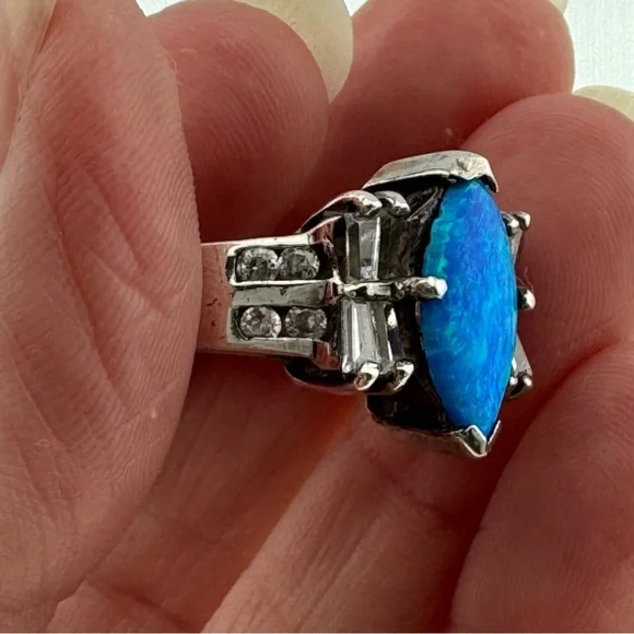 Vintage 925 Sterling Silver and Blue Fire Opal Ring size 8